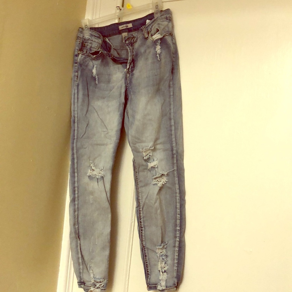 Distressed Refuge Jeans
